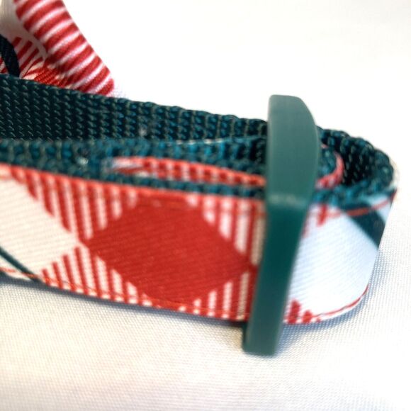 Merry & Bright Festive Dog Collar w/Bowtie Red Green & White Size Medium - Picture 8 of 12